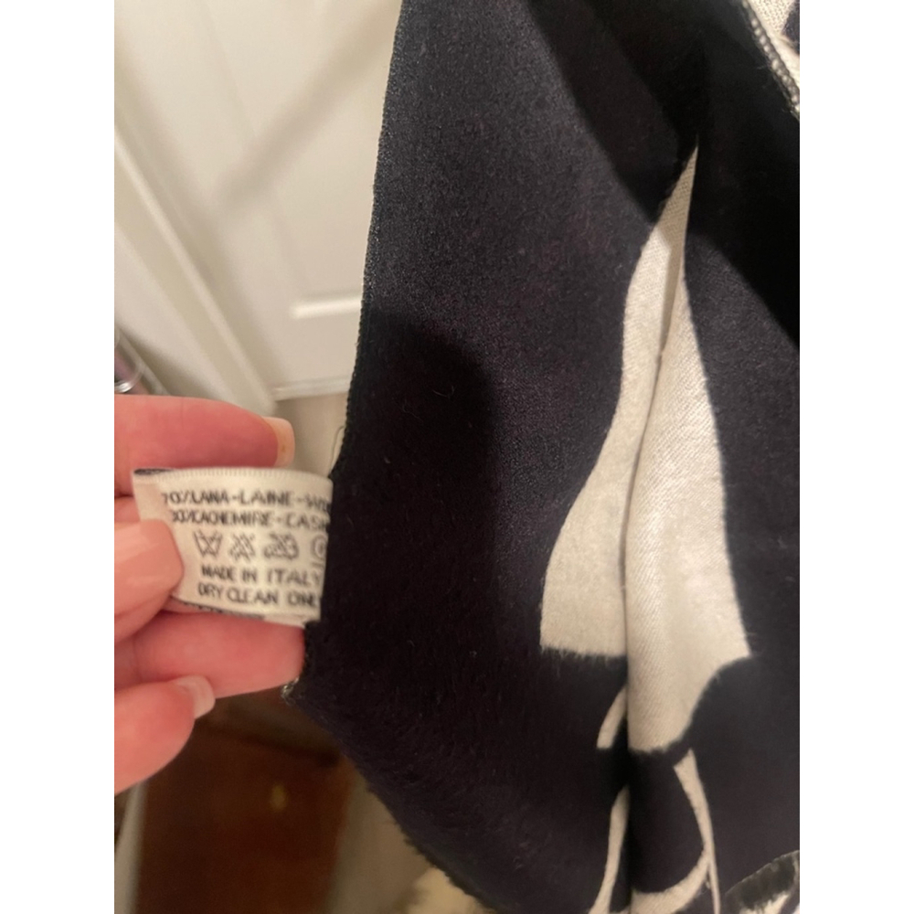 Hermes Scarf Black White - Picture 7 of 7